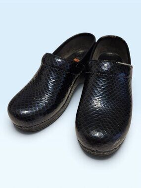 Dansko Professional XP Patent Snakeskin Work Clogs Womens US 8 EU 38